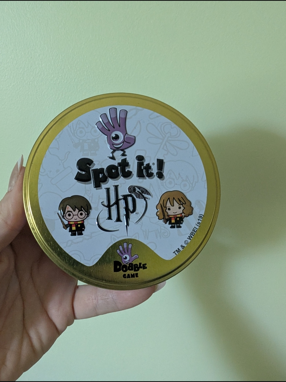 Dobble Spot It! Harry Potter Kids Game - Gold Tin